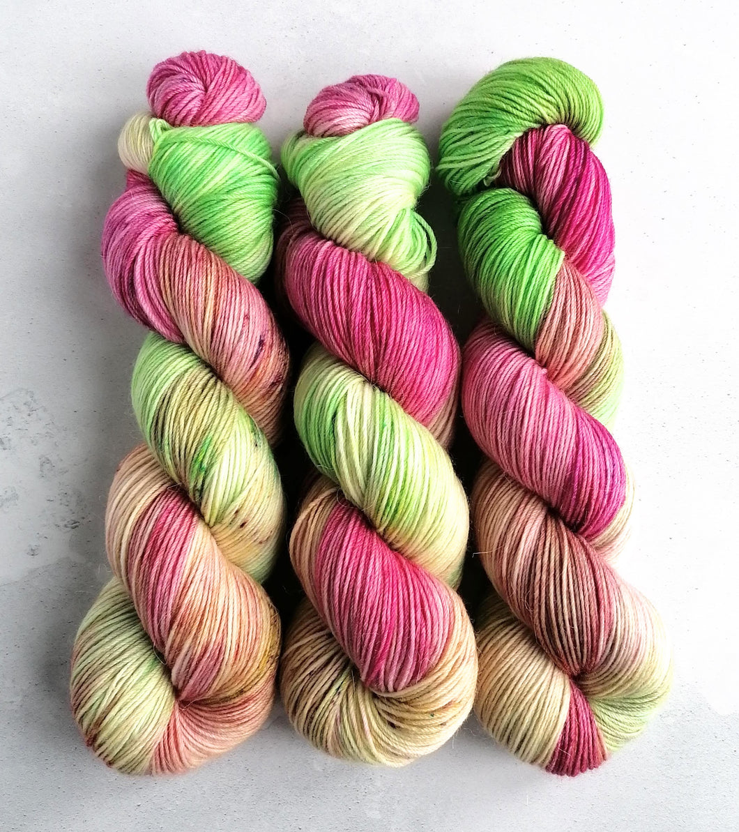 Ēostre on a choice of yarn bases.