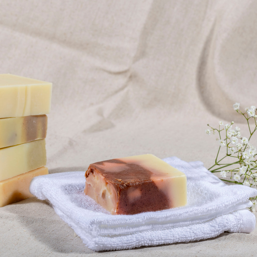 Handmade soap - Rose Geranium, Ho Leaf and Ylang-Ylang.