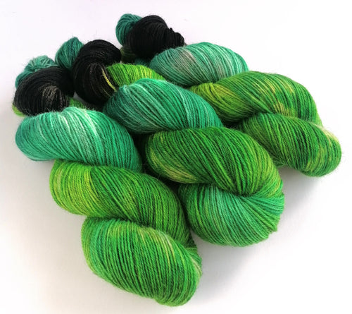 Dragon's Eye, hand dyed on a British wool sock yarn. freeshipping - Felt Fusion